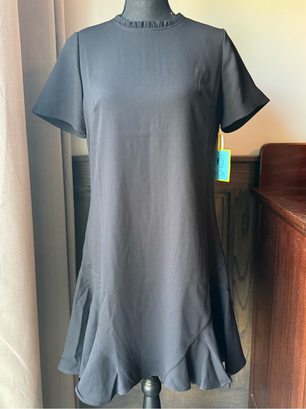 CeCe Classic Black Short Sleeve Ruffle Hem Dress sz 8 NWT